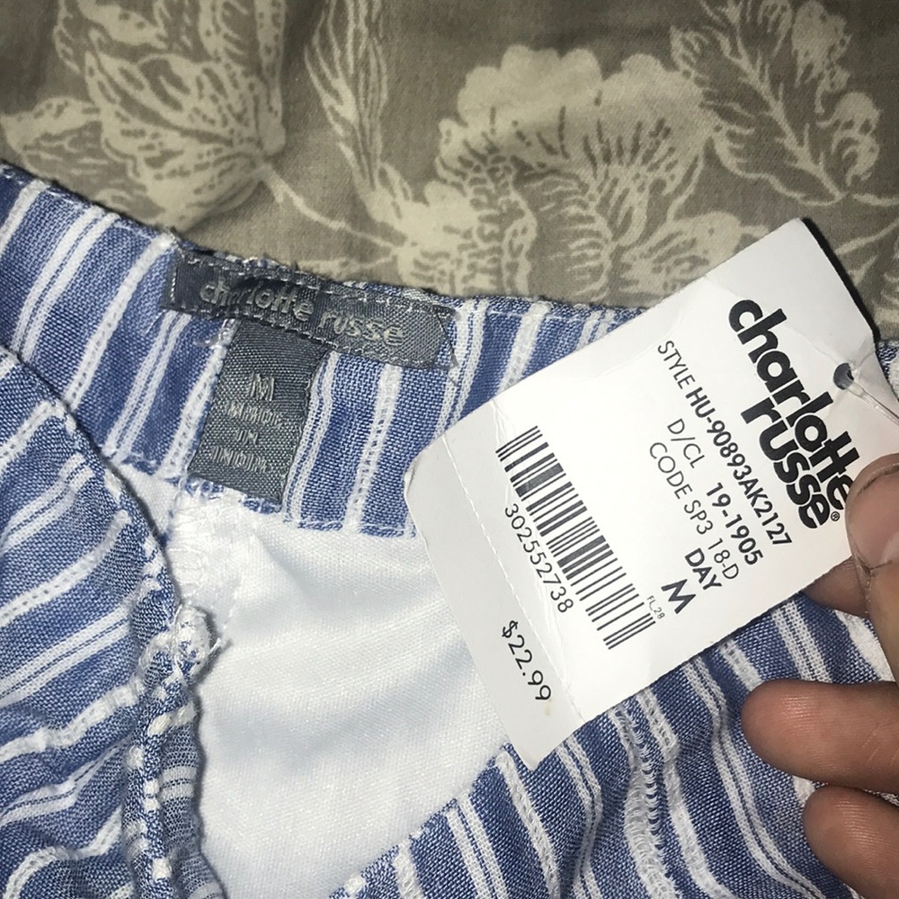 Shorts - Picture 3 of 4